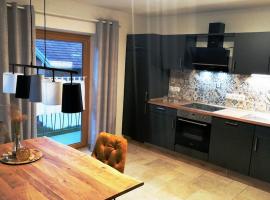 Ferienwohnung Juli's – hotel w mieście Traunstein