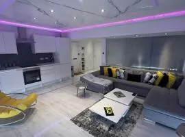 Knightsbridge 2 bedroom apartment overlooking Harrods