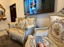 شقة سكنية بغرفتين للإيجار في بوشر موقع مميز وقيمة ممتازة, hótel í Ghukra