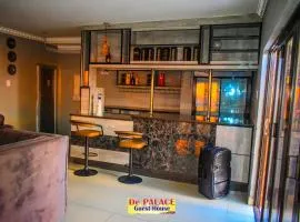 De Palace Guest House