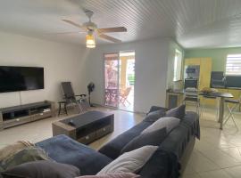 Maison de charme aux Trois-Îlets, proche plages et commerces - FR-1-765-27，位于莱特鲁瓦西莱的酒店