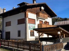 Appartamento Canes, apartment in Falcade