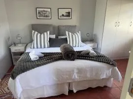 Jasmine Cottage - Cool cottage, hot location