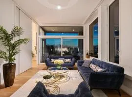 Btqleadingluxurypenthouse&garage