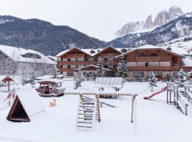 Hotel Sella Ronda Serenella, hotel v Campitello di Fassa