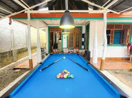 Evoke Hostels, Hiriketiya beach