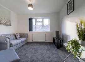 Charming Meadowfield Apartment