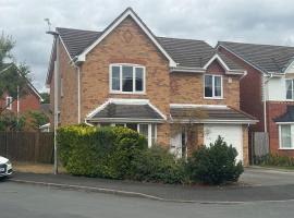 Detached 4 Bed Family Home, ξενοδοχείο σε Great Sankey