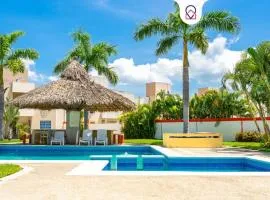 New Apt Celebrate Mexican Independence in Acapulco