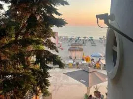 Beachfront-Apartment Golem