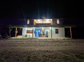 Surfcamp katiet mentawai, habitación en casa particular en Katiet