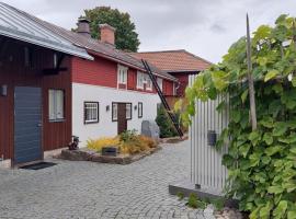 Idyllinen vanha navetta Vanhassa Raumassa，勞馬的飯店