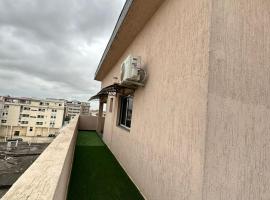 Jadet, отель в Абиджане