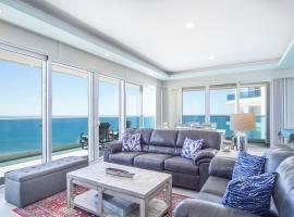 Encantame Towers 2 -Bedroom Luxury DLX Verano E905- Corner Balcony, hotel in Playa Encanto
