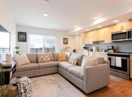 Stunning Capitol Hill 1BD Condo