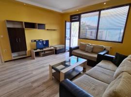 LA Vie, Hotel in Opanets