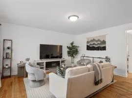 Stylish 2BR Near O'Hare Modern & Easy Access