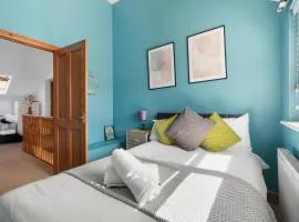 Detached 3BR house in Ashford with Free Parking