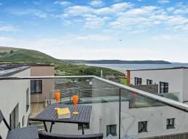 12 Putsborough - Luxury Apartment at Byron Woolacombe, only 4 minute walk to Woolacombe Beach!