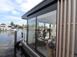 Houseboat in Lemmer with Harbor Views