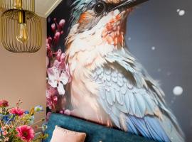 Royal Resort Cosy Cabin met Hottub, chal&eacute; alpino em Haarle