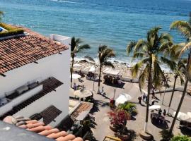 Malecon Uno Condo on the Malecon, Centro, кондоминиум в городе Пуэрто-Вальярта