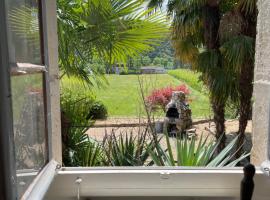 Maison de Famille Les Tourelles, hotel en Tour-de-Faure
