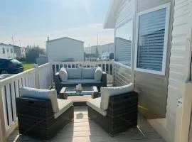 3 bedroom Lyons robin rood 17EC