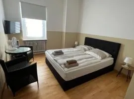 Doppelzimmer mit Bad-TV-Külschrank 9