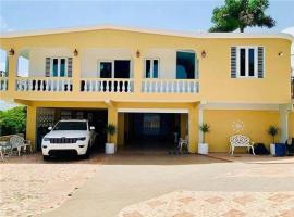 Hacienda Rose Tropical Paradise, hotel v destinaci Juncos
