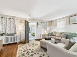 Charming 4-bed 2- Bath Home Close Proximity to Princeton Area and Sesame Place