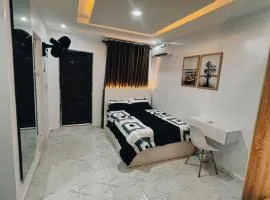Cozy Studio Apartment, 24hrs light, Netflix, PS in Surulere, Lagos