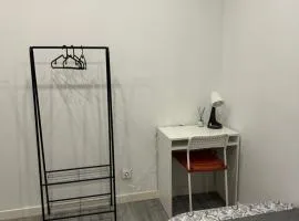 Shared Room with single bed in modern apartment