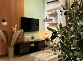 Qaseh Ain Homestay KLIA Transit & Staycation