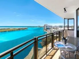 Duporth - Luxury Riverfront Apartment