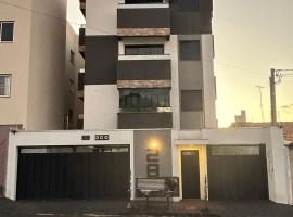 Prédio San Paolo - Bairro Santa Mônica próximo a UFU / Prefeitura / Center Shopping, hotel en Uberlândia