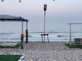 كرفان شاطئ ضباب, hotel v destinaci Bimmah