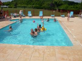 Camping de la Pelouse, self catering accommodation in Jaulny