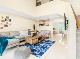 Family Retreat Surf Beach NSW