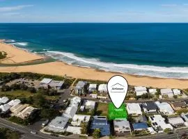 Cute Beach Escape 50m to Wamberal Beach