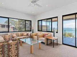 Breath taking Bay Views Private Pad Spacious