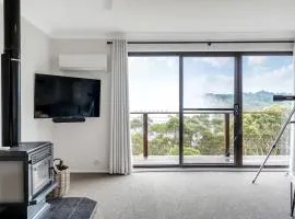 Mountain View Hideout with Stargazing Telescope