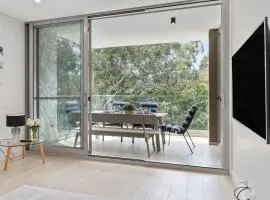 Viewpoint - Gosford Panorama Water & Stadium Views