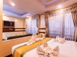 Yellow Pagoda Hotel