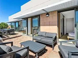 Sea View Retreat Ocean Views, Pool & Spa