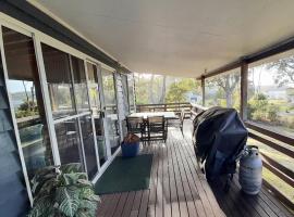 Amazing Ansons Bay remote paradise for the family in the Bay of Fires area, pet-friendly hotel in Ansons Bay