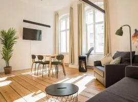 LUXURY at Rosenthaler Platz