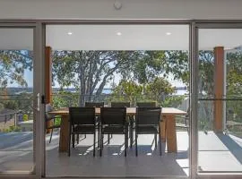 Perfect Beachhouse Lakes Surf at your Feet