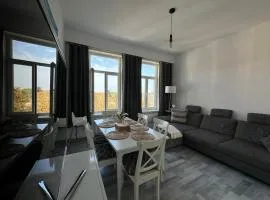 Moderne 4 Zimmer Apartment mit Bergblick Stadtzentrum Contactless Check-in