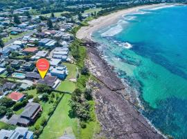 Spectacular Ocean Front home With Pool, hotel v destinaci Shellharbour